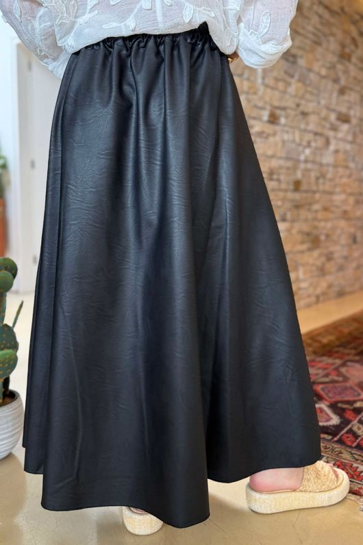 Made in Italy Runa Leather Look Skirt Black